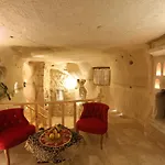 Abu Hayat Cave Otel