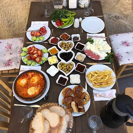 Abu Hayat Cave Hotel 3*