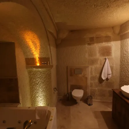 Hotel Abu Hayat Cave