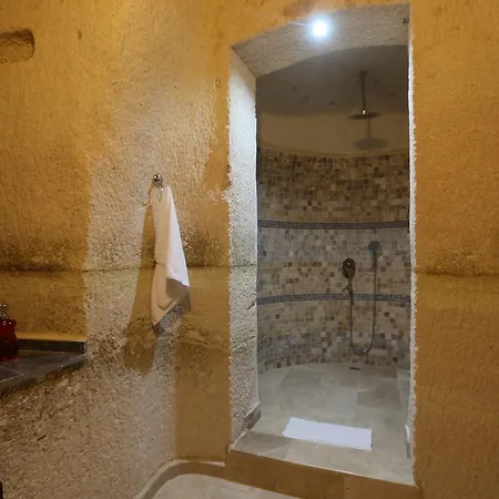 Abu Hayat Cave Hotel