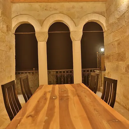 Abu Hayat Cave Hotel 3*