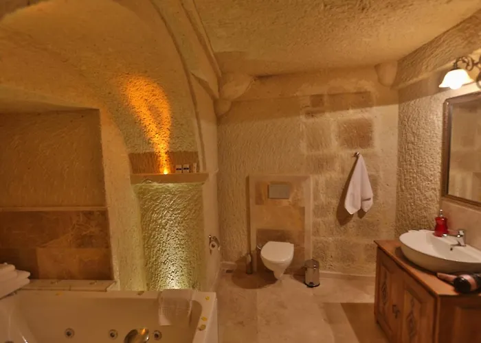 Abu Hayat Cave Hotel 3*